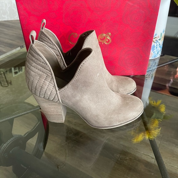 Carlos By Carlos Santana ladies Bootie type boot. Fabric upper - Picture 3 of 10